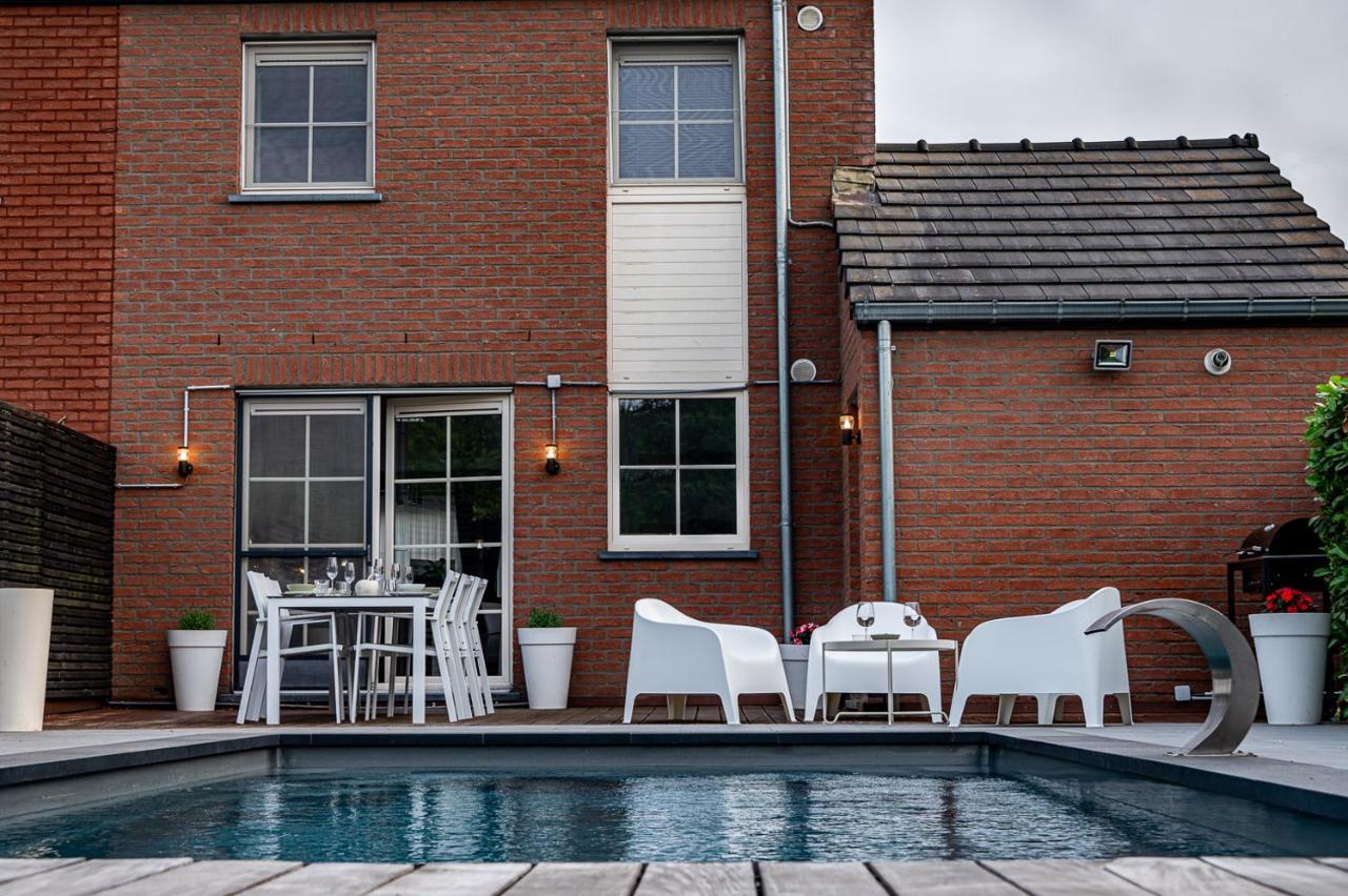Chez Sabine Et Eric Maison Pour 6 Personnes Avec Piscine Chauffee Andenne Exterior foto