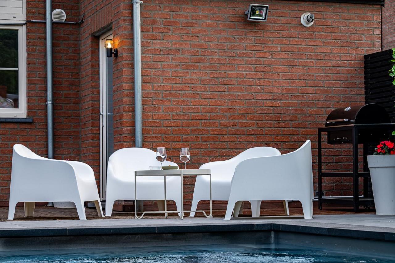 Chez Sabine Et Eric Maison Pour 6 Personnes Avec Piscine Chauffee Andenne Exterior foto