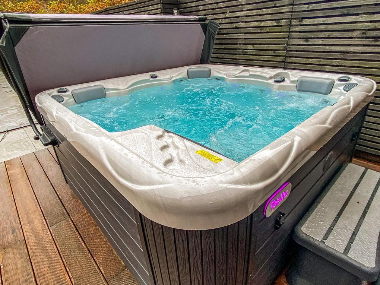 Chez Sabine Et Eric Maison Pour 6 Personnes Avec Piscine Chauffee Andenne Exterior foto